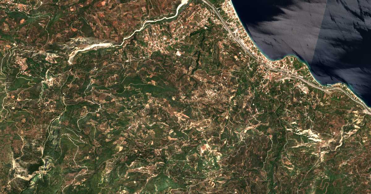 Mapa por satélite de Ámpelos