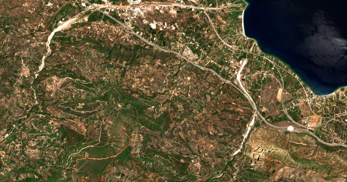 Mapa por satélite de Cerinea