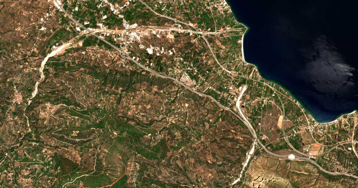 Mapa por satélite de Néa Kerýneia