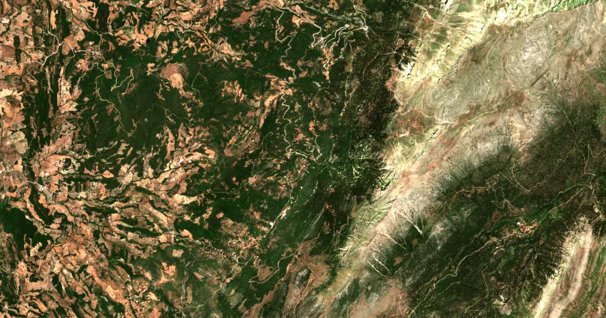 Mapa por satélite de Koumpérion