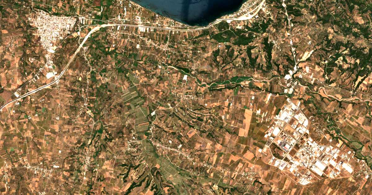 Mapa por satélite de Achaïkón