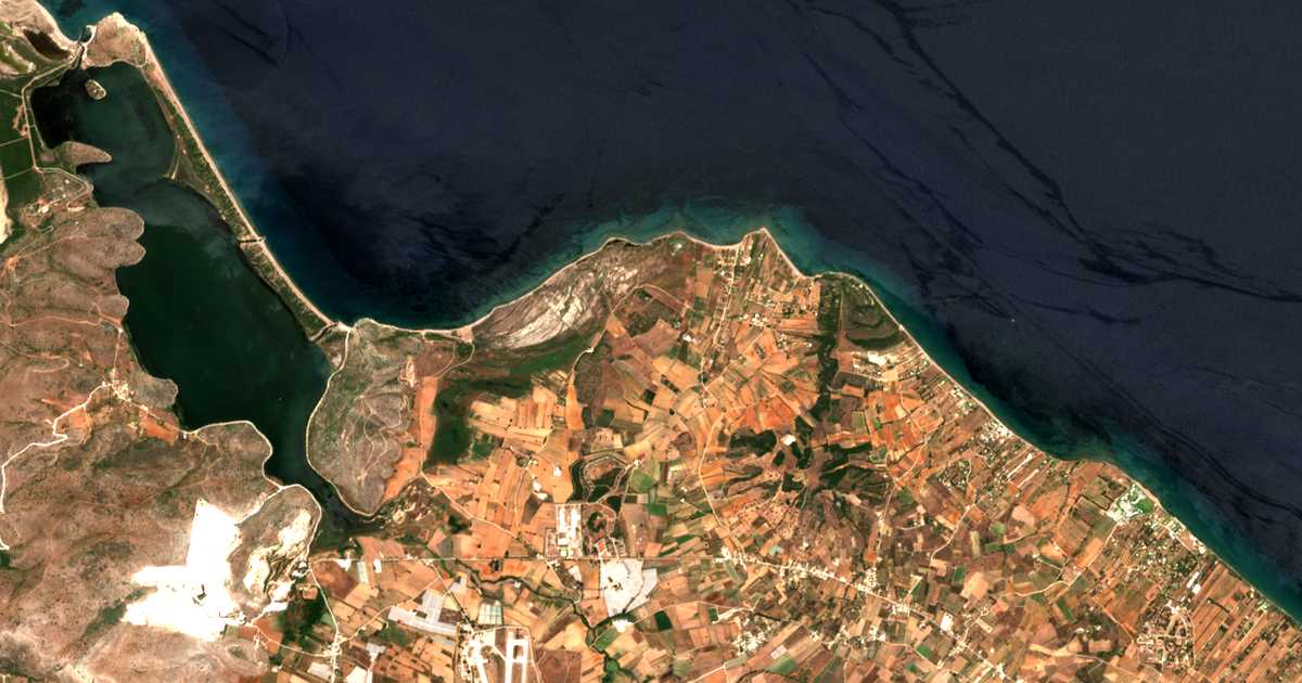 Mapa por satélite de Karnári