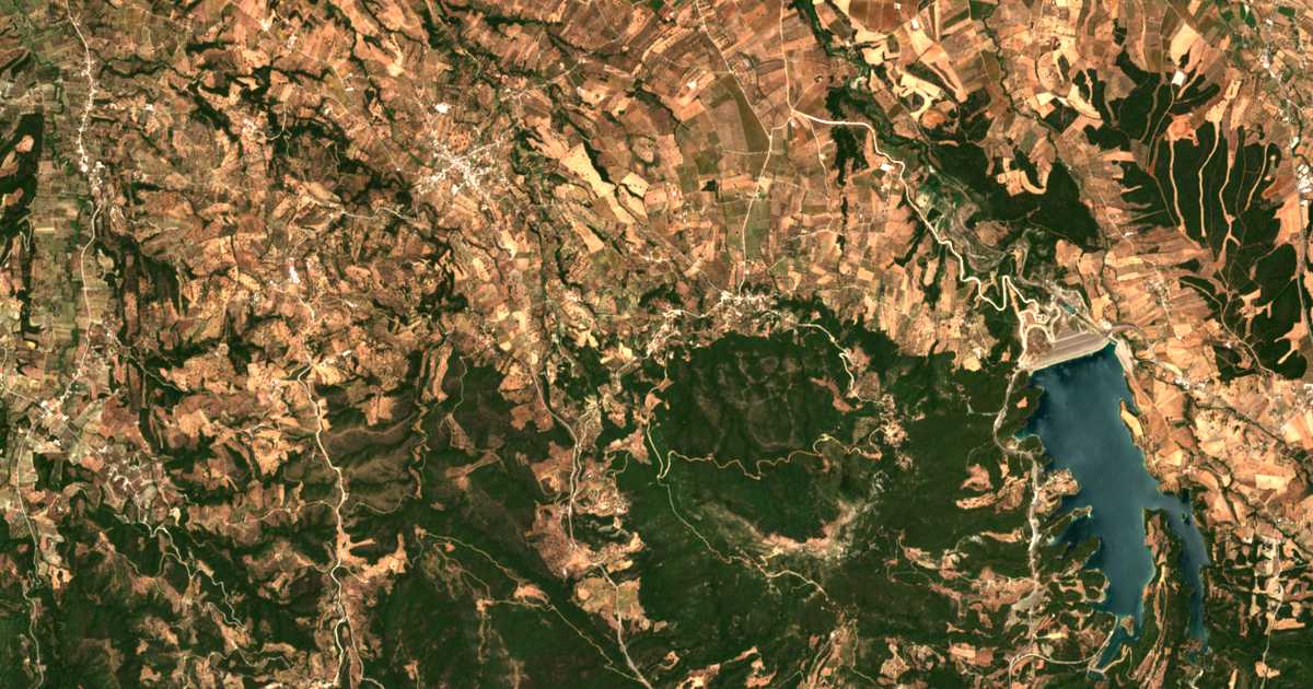 Mapa por satélite de Kómi