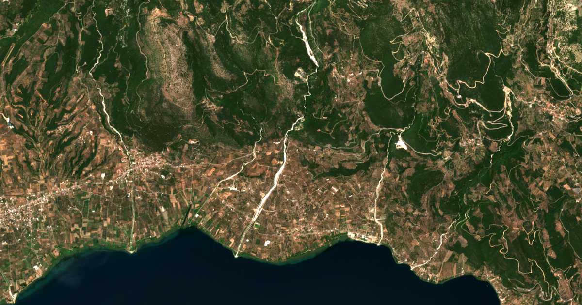 Mapa por satélite de Ágios Geórgios