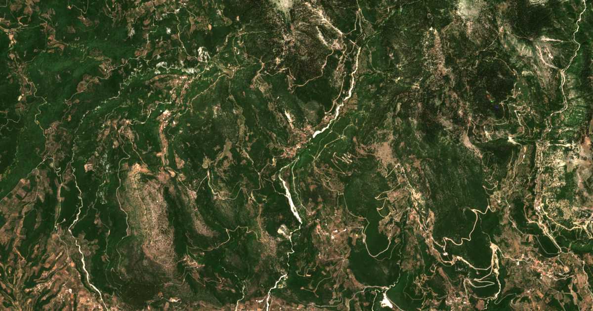 Mapa por satélite de Kyrá Vgéna
