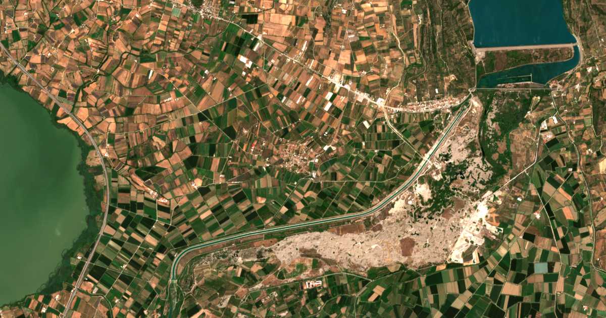 Mapa por satélite de Óchthia