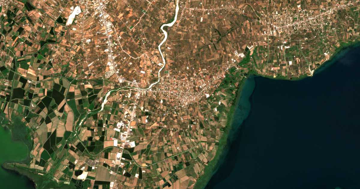 Mapa por satélite de Panaitólion