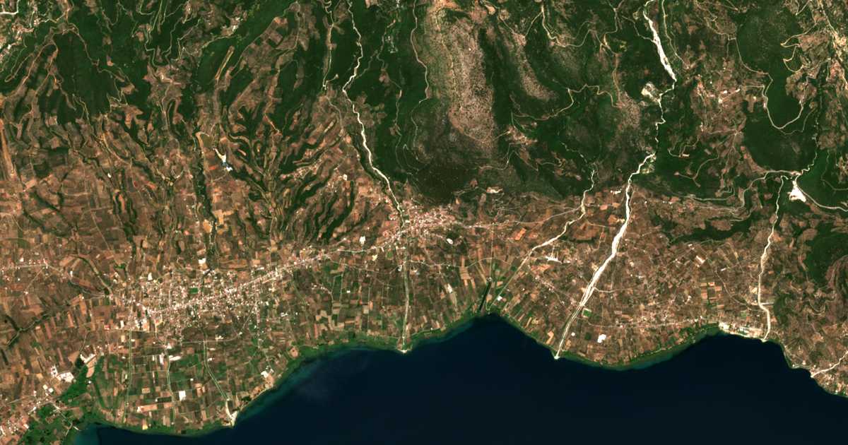 Mapa por satélite de Paravóla