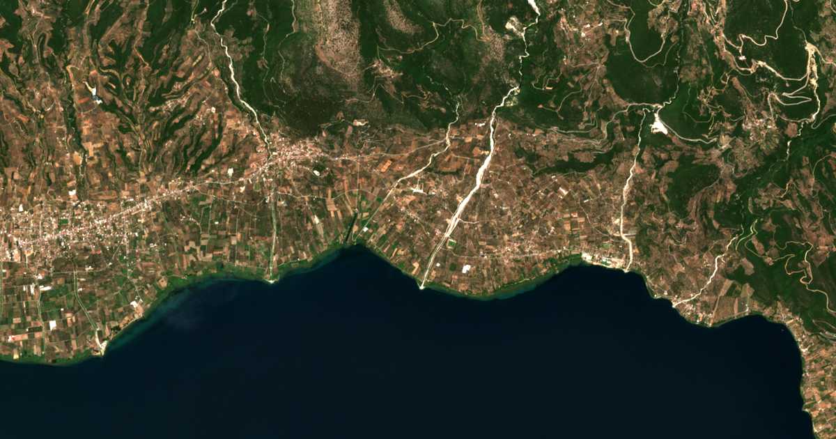 Mapa por satélite de Plataniás