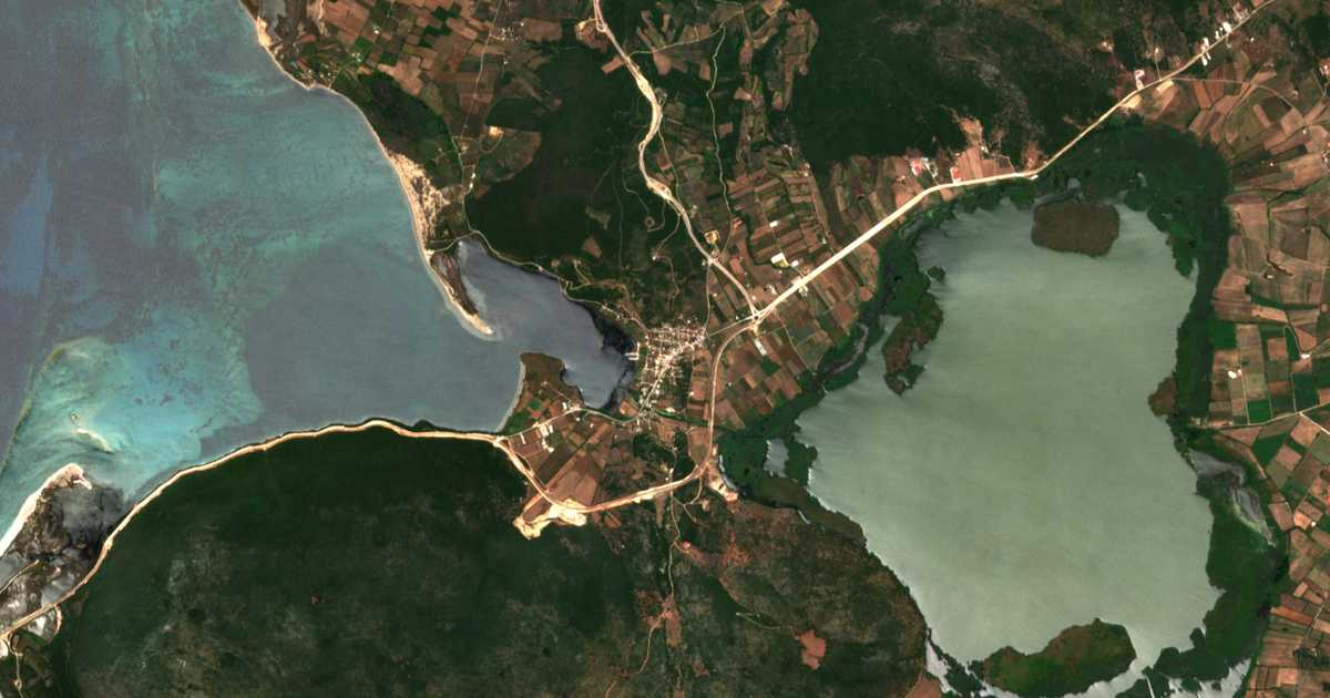 Mapa por satélite de Ágios Nikólaos