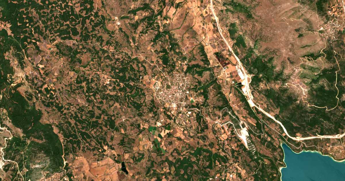 Mapa por satélite de Katouna