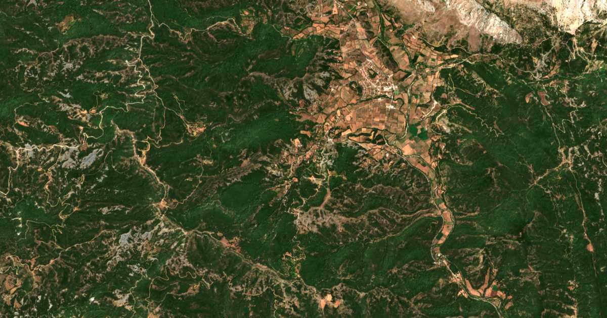 Mapa por satélite de Ágioi Theódoroi