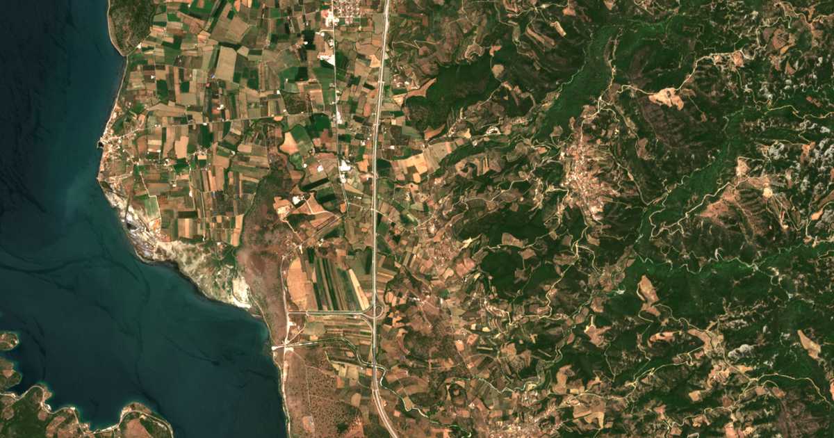 Mapa por satélite de Kámpos