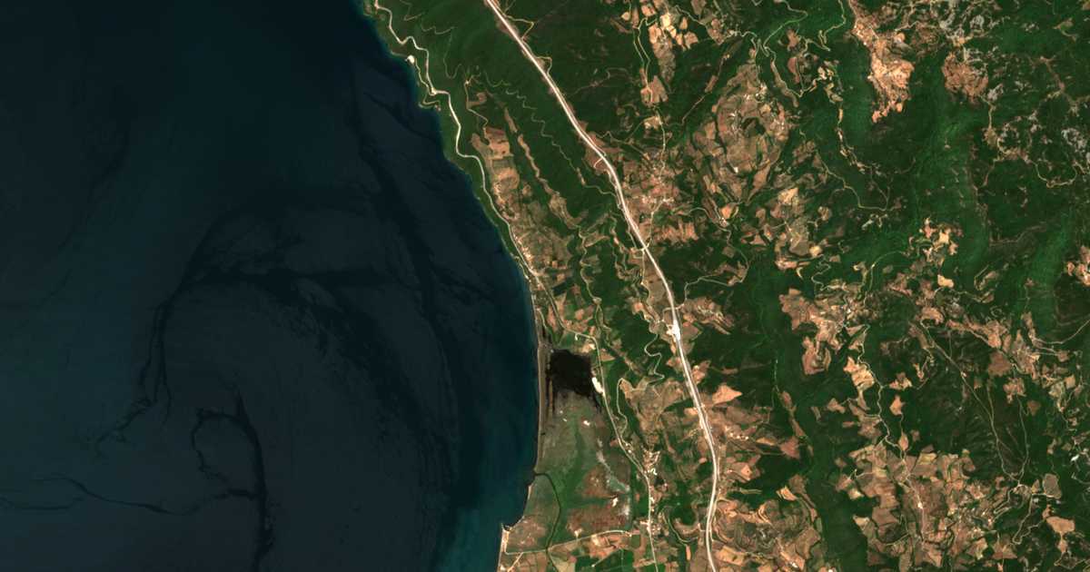 Mapa por satélite de Katáfourkon