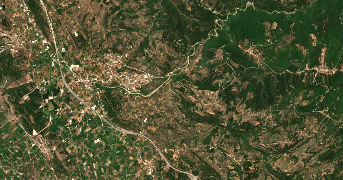 Mapa por satélite de Katharovoúnion