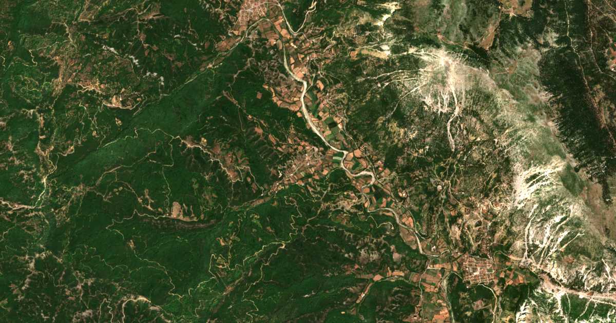Mapa por satélite de Néon Agrídion