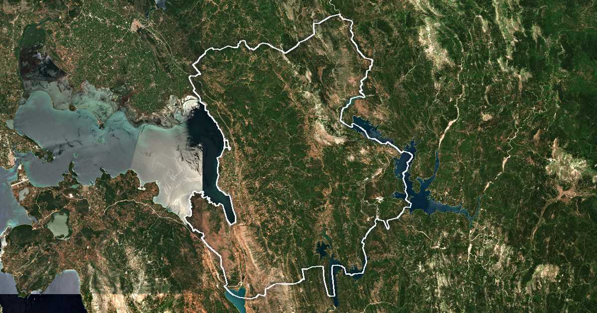 Imagen de satélite con el límite trazado: Dímos Amfilochías