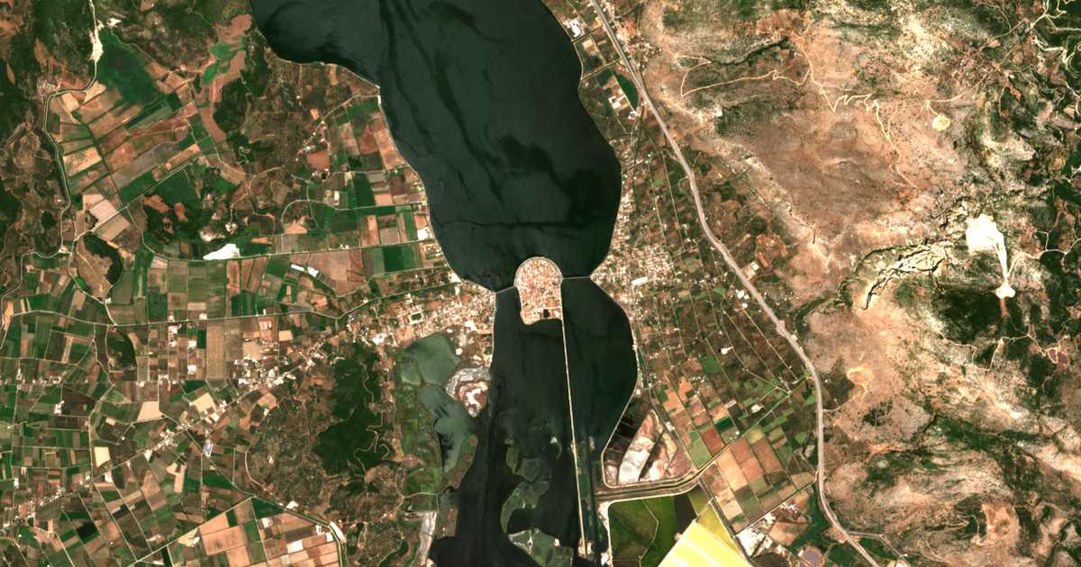 Mapa por satélite de Aitolikón