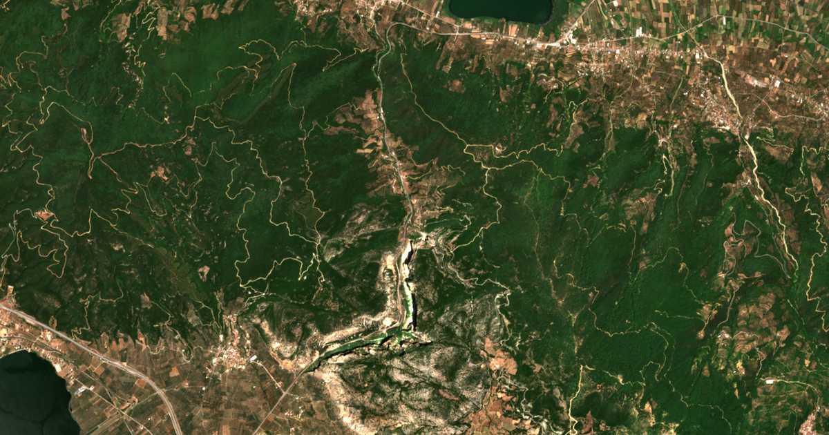 Mapa por satélite de Fragkoulaíika