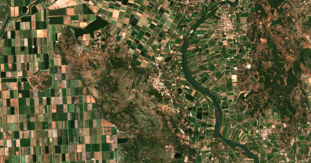 Mapa por satélite de Lesínion