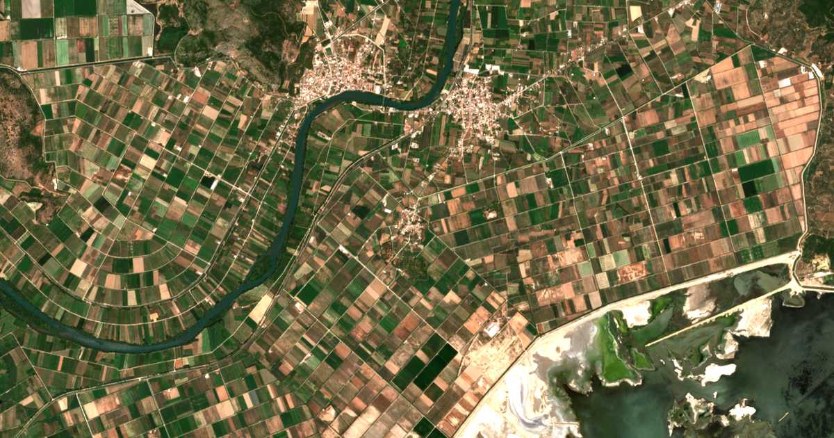 Mapa por satélite de Magoúla