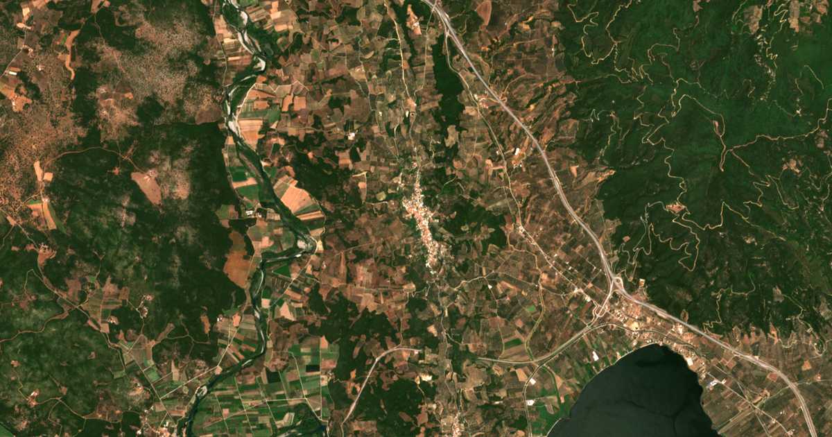 Mapa por satélite de Stamná