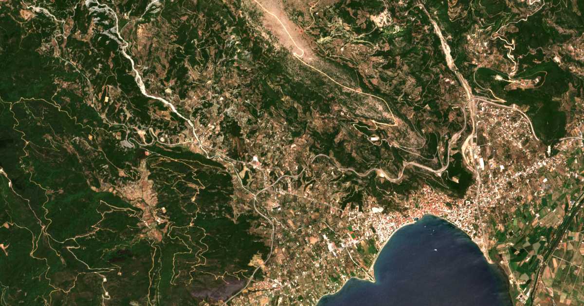 Mapa por satélite de Káto Mamouláda