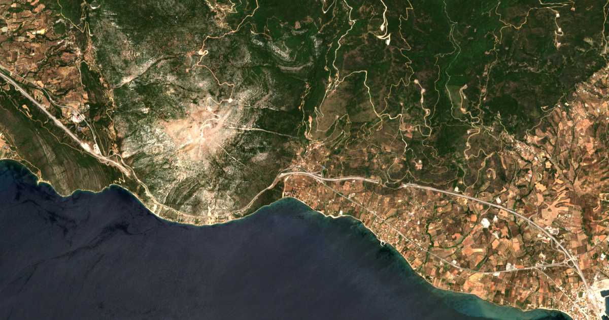 Mapa por satélite de Ríza