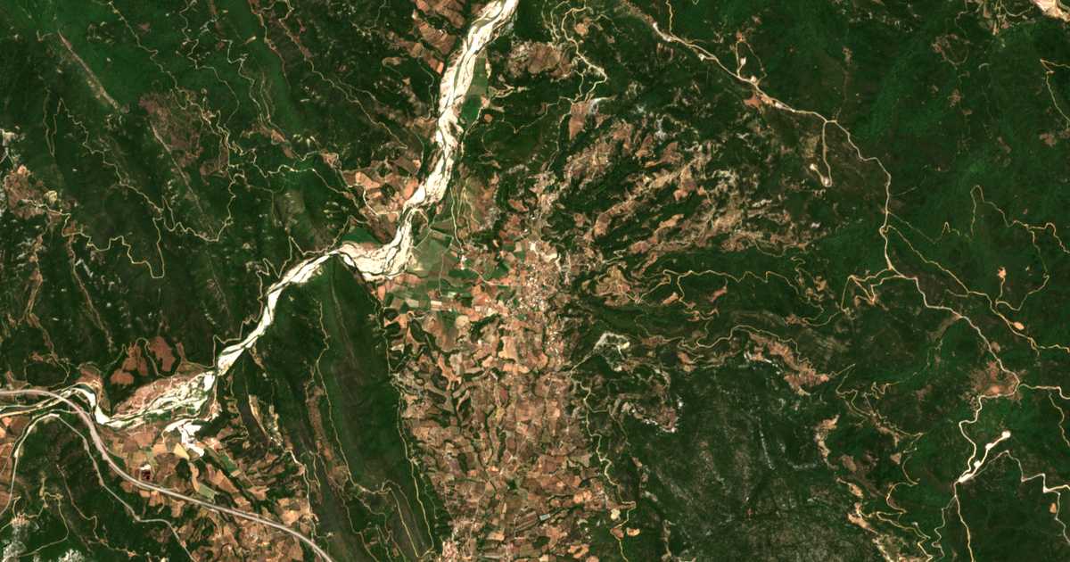 Mapa por satélite de Tríkorfon