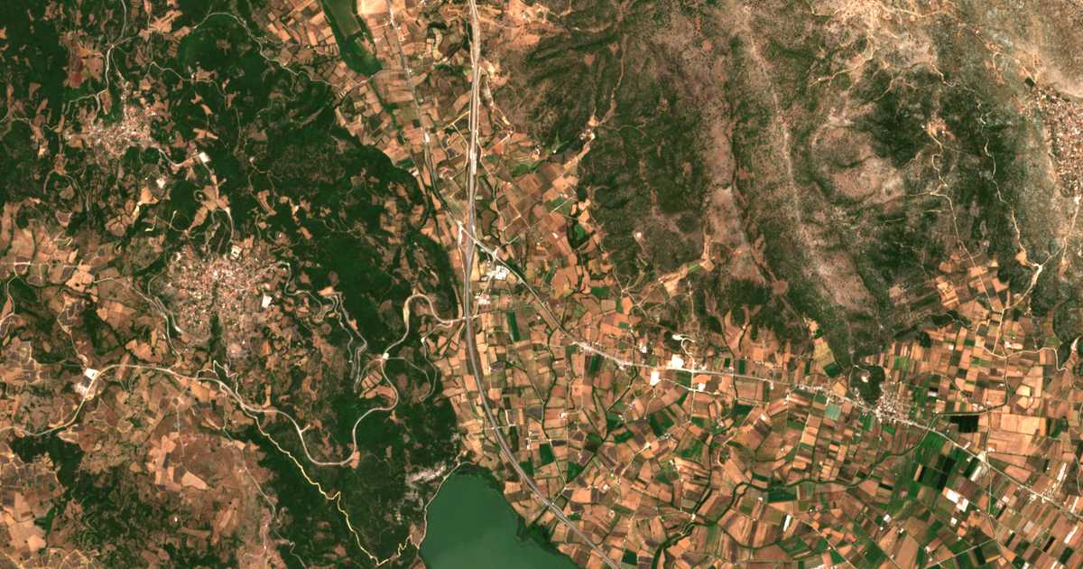 Mapa por satélite de Kouvarás
