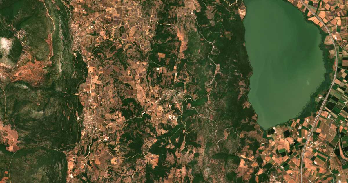 Mapa por satélite de Skourtoú