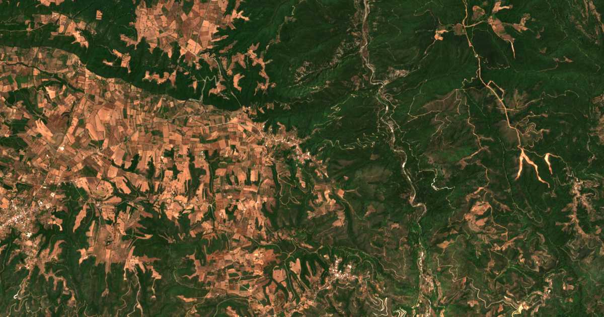Mapa por satélite de Achladiní