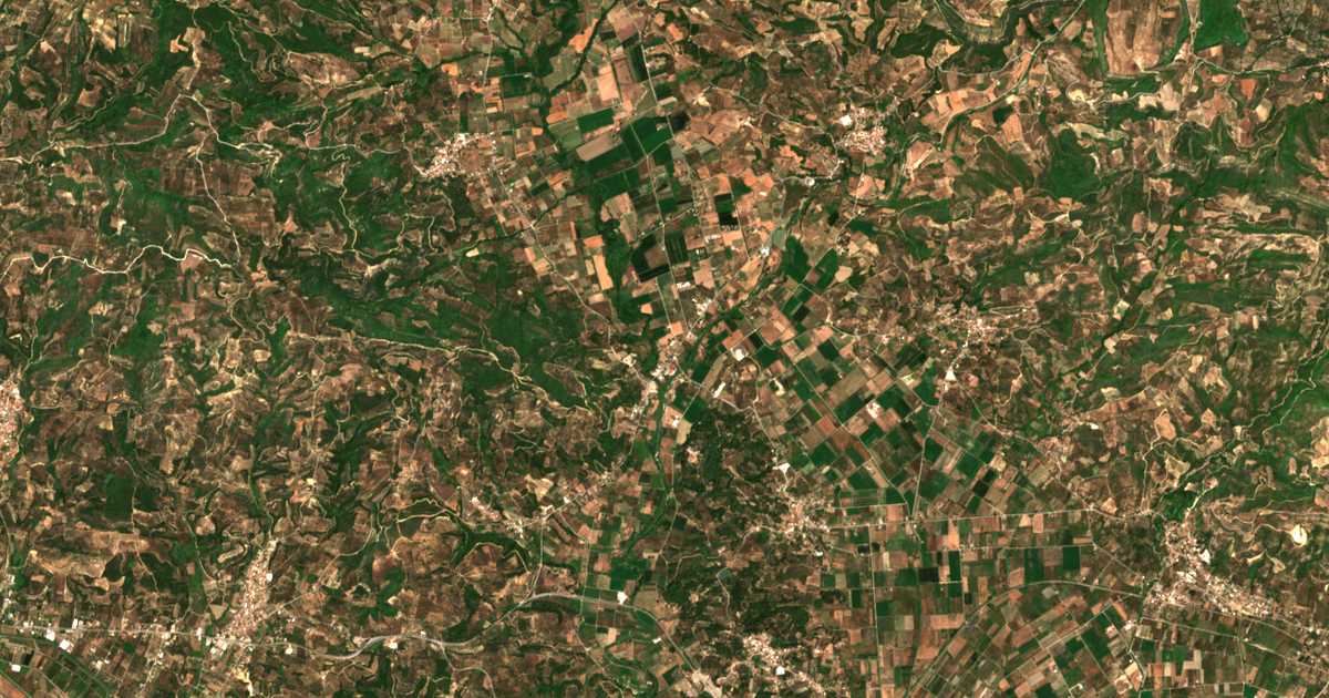 Mapa por satélite de Karoútes