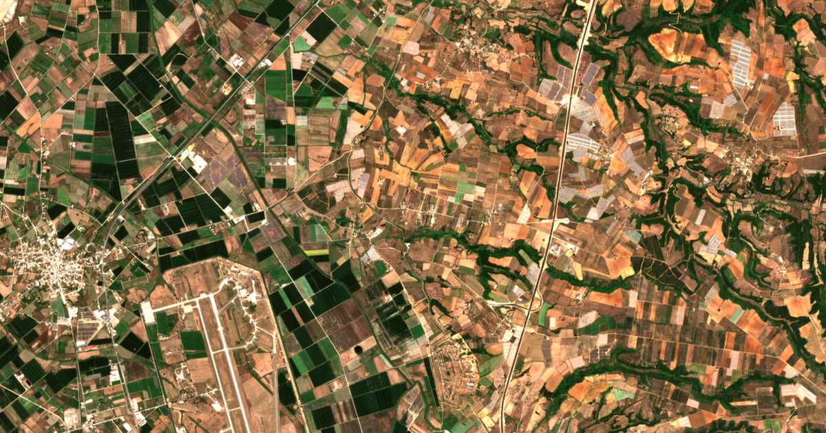Mapa por satélite de Ágioi Theódoroi