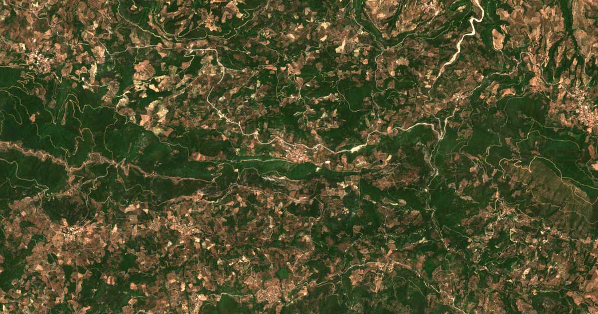 Mapa por satélite de Platiána