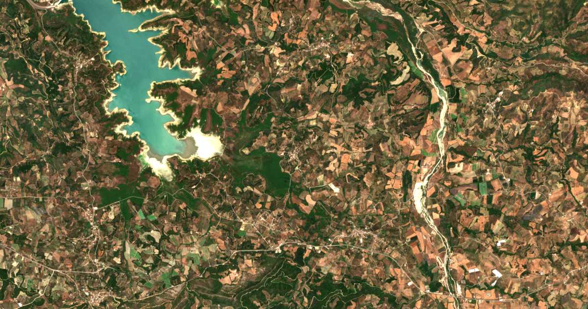 Mapa por satélite de Kámpos