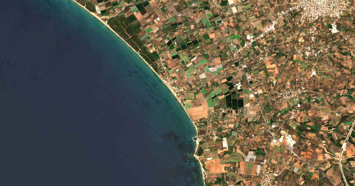 Mapa por satélite de Kouroútas