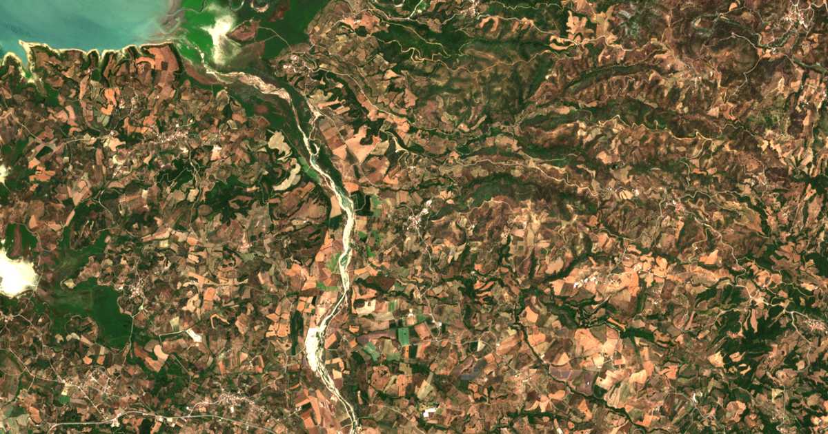 Mapa por satélite de Látas