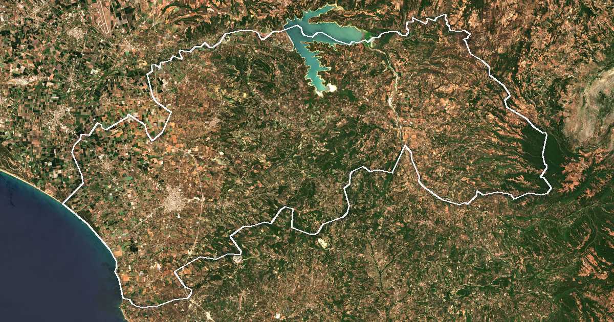 Imagen de satélite con el límite trazado: Ílida