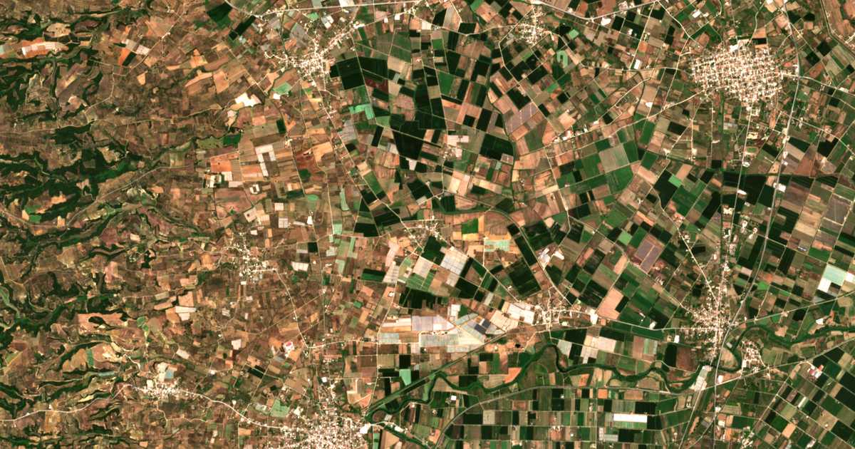 Mapa por satélite de Dímitra