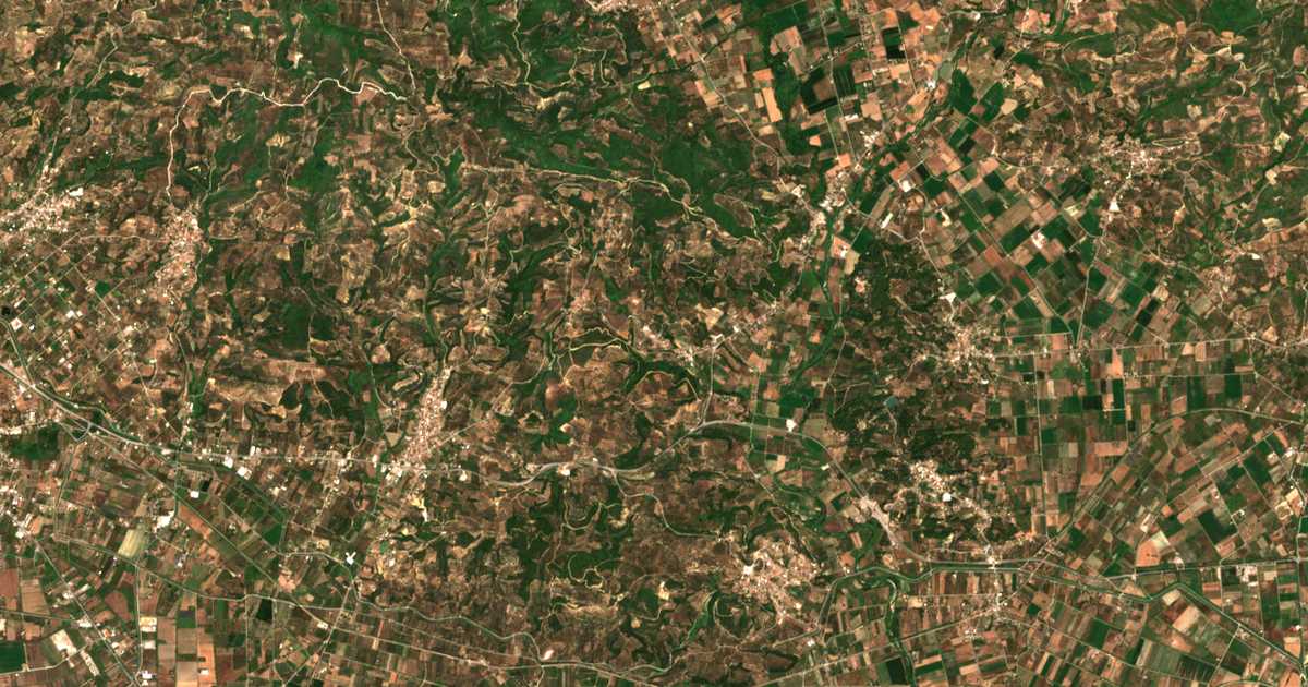 Mapa por satélite de Palaiovarvásaina