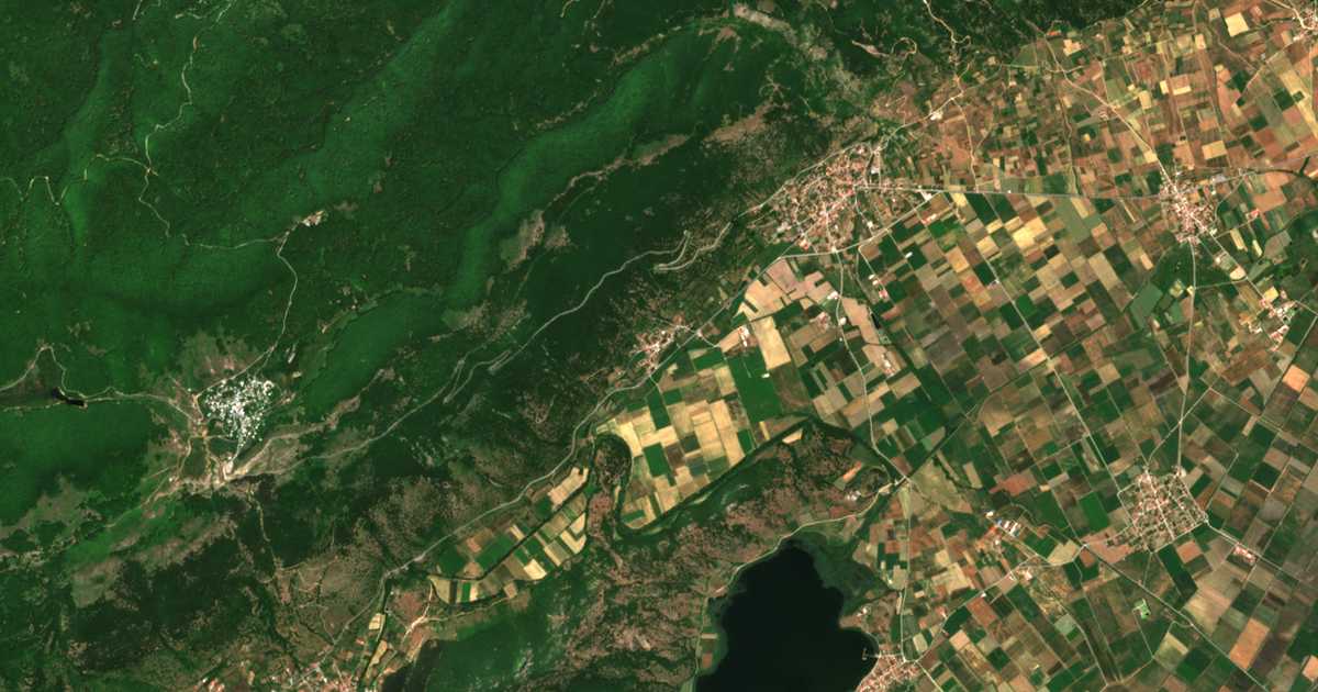 Mapa por satélite de Agrapidéai