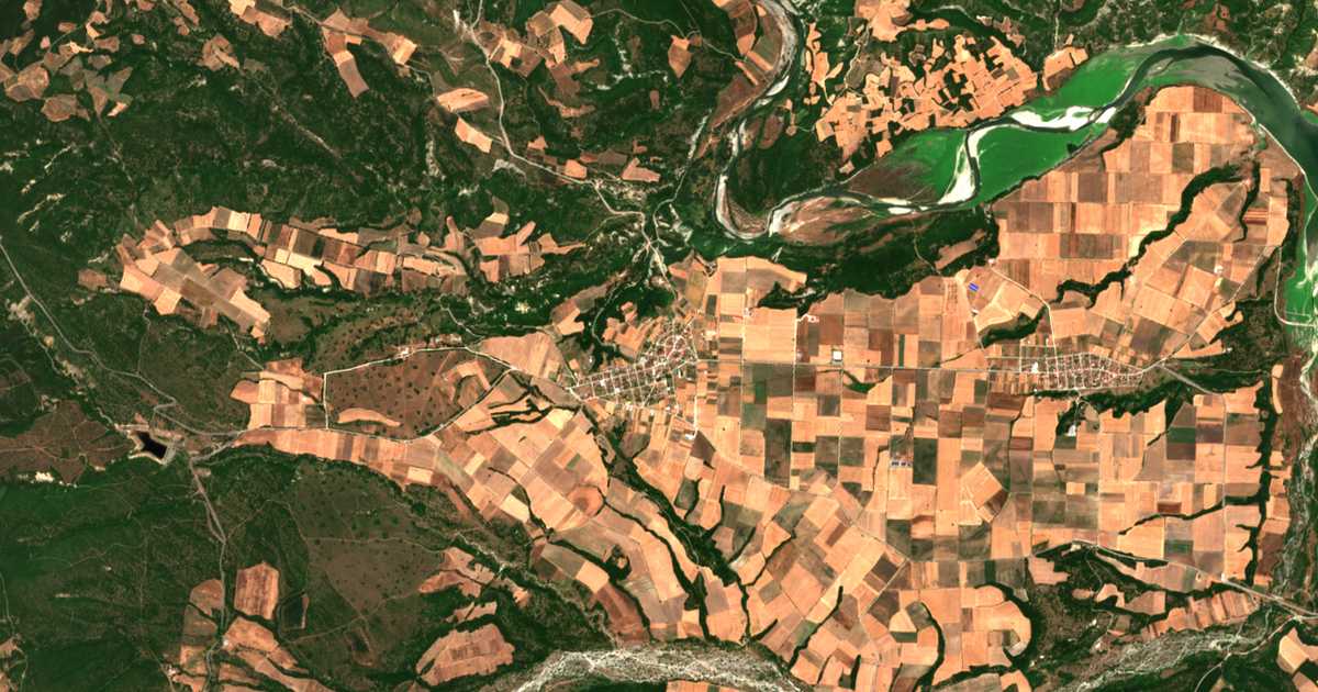 Mapa por satélite de Karperón