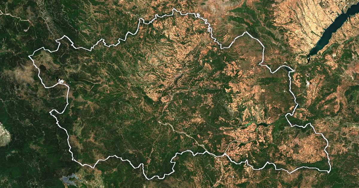 Imagen de satélite con el límite trazado: Unidad periférica de Grevená