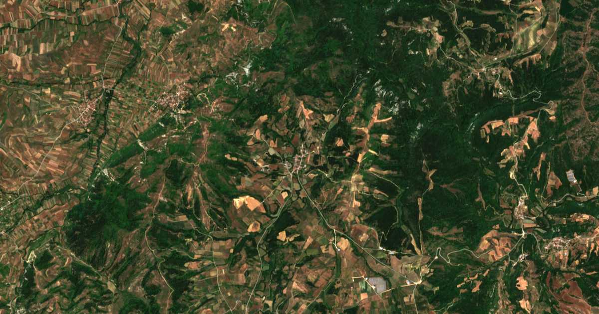 Mapa por satélite de Komninádes