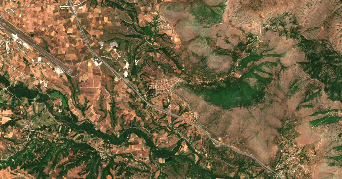 Mapa por satélite de Néon Kostarázion