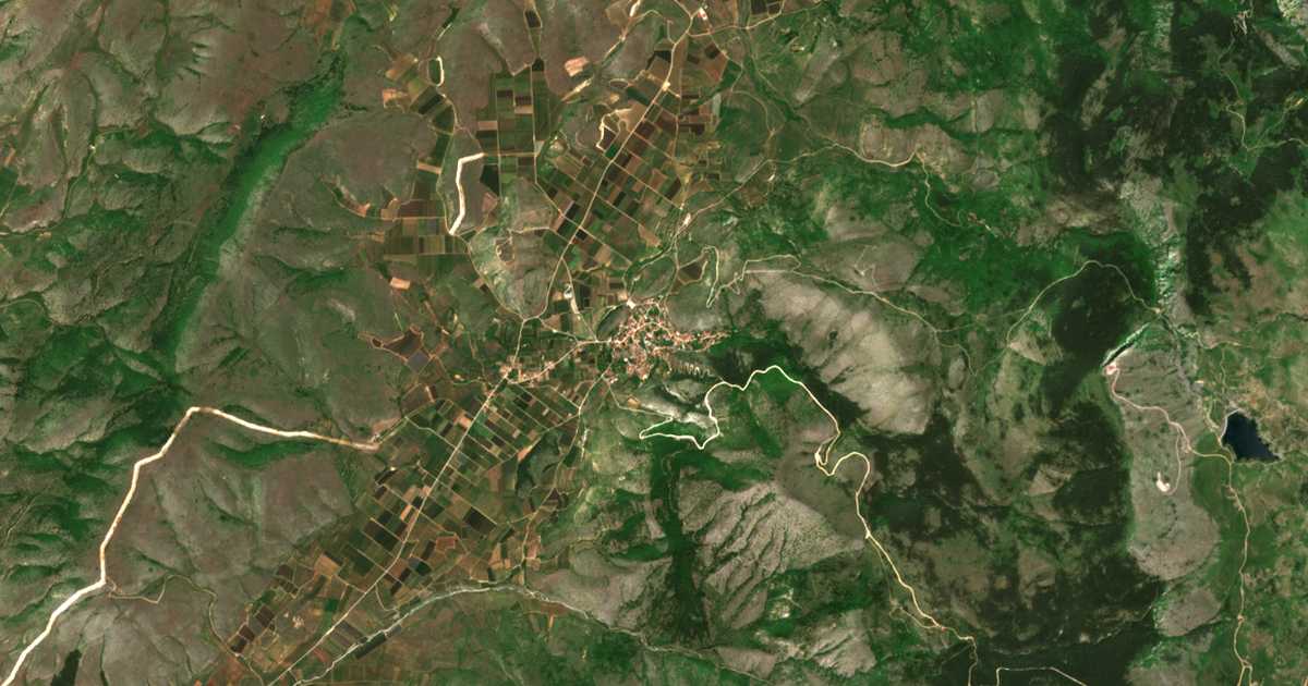 Mapa por satélite de Mesóvounon