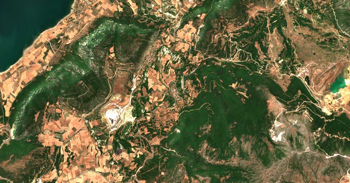 Mapa por satélite de Polýrrachon